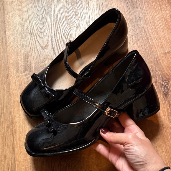 Shoes - Black Mary Jane Heels